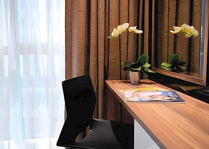 Syama Nana Hotel